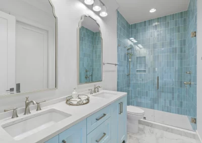 Peninsula Place, bathroom