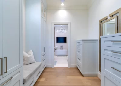 Peninsula Place, huge closet