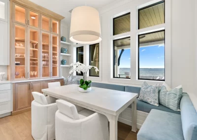 Peninsula Place, breakfast nook