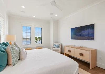 Island Paradise, bedroom