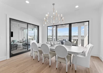 Baywatch, dining room