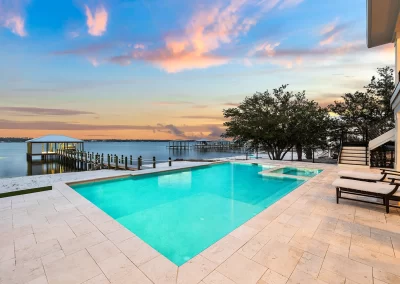 Baywatch, pool