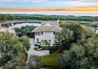 Bella Vista, front of home