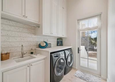 Bella Vista, laundry room
