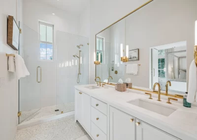 Bella Vista, bathroom