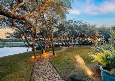 Bella Vista, path to the lake