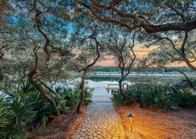 Bella Vista, path to the lake